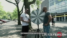 zatrzymali się gdzieś na polu na szybki seksik