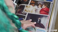 dziewczyna z mega biustem ociera się o kutaska