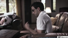 dobra pielęgniarka bierze pałkę do ust