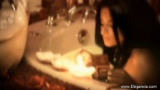 silikonowa barbie w różowych majteczkach