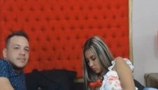 pyzata mama dostaje kutasa w usta i cipkę