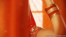 cycuszki jej wyskoczyły