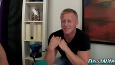 posuwa młodą czekoladkę na pieska