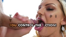 zbliżyła się do jej biustu