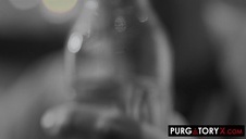 młoda ma wylizaną piczkę i jest delikatnie rżnięta