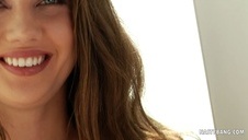 opalona striptizerka przed internetową kamerką