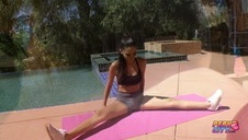 milfetka odsłoniła swoje wdzięki