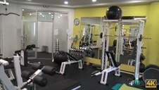 emo laseczka masturbuje się wspaniale w toalecie