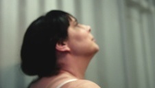 ashley adams ujeżdża go na kanapie