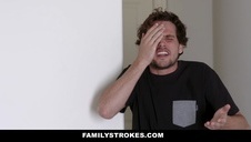 młoda niunia lubi siedzieć na kutasie