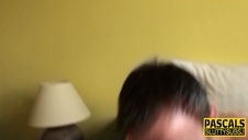 rozdarł rajstopy i wyruchał cipkę