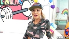 laski liżą i trzepią długiego kutasa