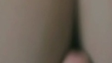 rucha dobrą laseczkę przy drzewie