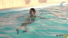 gruby penis omara wędruje z jej odbytu prosto do buzi