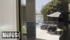 w niej jest bardzo ciasno