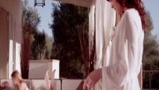 vivian silverstone nago na stole