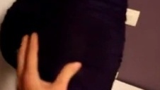 jedna liże jąderka druga ssie kutasa