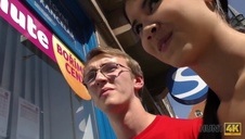 zgrabne ciałko seksownej blondynki