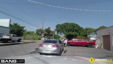 wielki pytong wchodzi w ciasną azjatkę