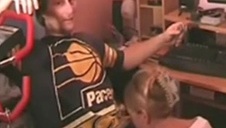 sprośna świnka ma ochotę na gorącą pałę