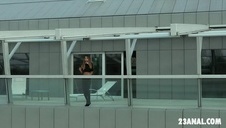 potrafi potrząsać tyłkiem gdy siedzi na kutasie