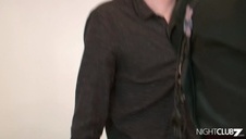 seksik z nagą suczką w łazience