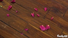 nastolatka z azji dochodzi podczas seksu