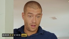 laska chce się zabawić z przyrodnim bratem