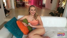 posuwa swoją dojrzałą kochankę