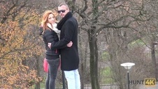 ember dostaje w owłosioną szpareczkę