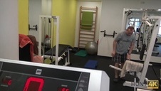 amatorka dobrze pieści jego dydka