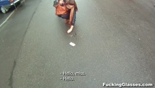 opala wygoloną szparkę w solarium