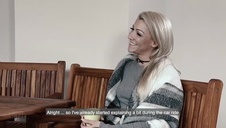 fajny lachon pochłania kutasa