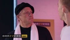 słodka brittany bierze penisa między swój biuścik