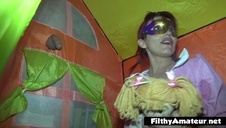 lesby wsadzają sobie ręce w dupę