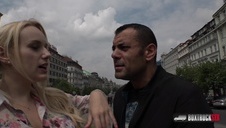 wyssała jego chuja jak prawdziwa profesjonalistka