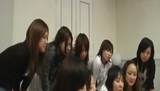 perfekcyjna suczka z białym wibratorem