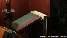 cycate suczki rozbierają się na wyrku