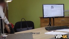 agentka sprawdza dobrą laseczkę