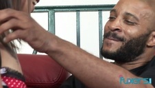 szpilki na stópkach czarnowłosej amatorki