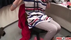 zwariowana długowłosa babka