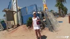 dziewczyna trzepie mu razem z mamą