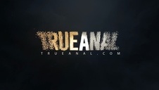 krótką ścięta blondyneczka lubi na pieska