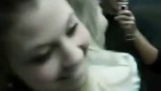 sex na pustyni z piękną laską w okularach przeciwsłonecznych