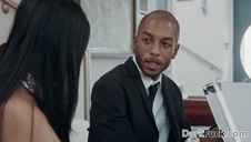 ładna mamuśka zapoznała się z czarnym przyjacielem