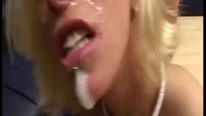 emo parka lubi szaleje w sypialni