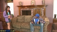 ma wielkie poślady i spore cyce