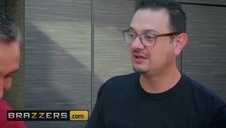 uwielbia wchodzić w nią od tylca