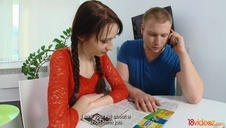 jessica bawi się swoimi wargami sromowymi