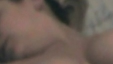 dojrzała baba bawi się wibratorem